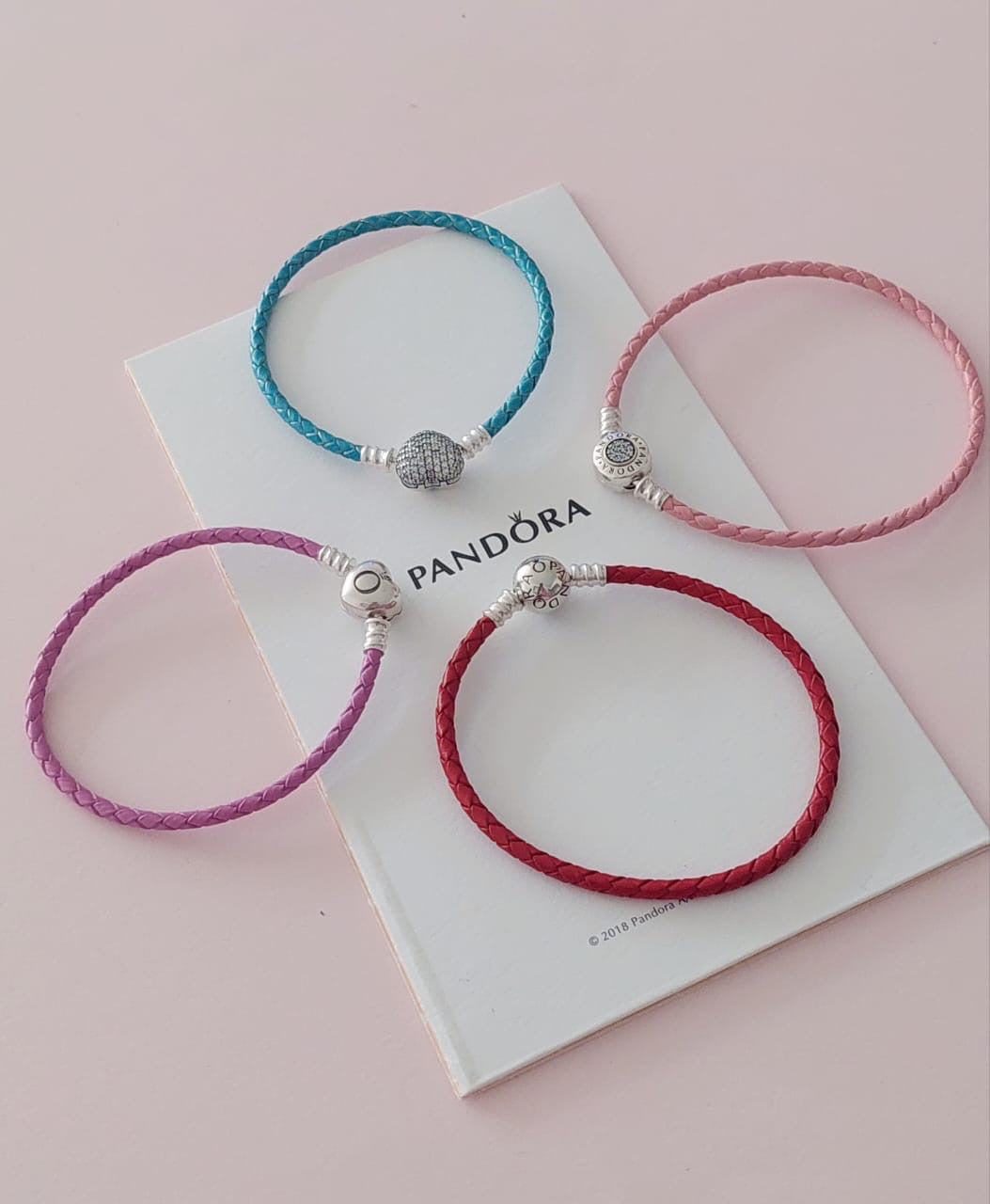 BRAZALETE EN CUERO CON BROCHE EN PLATA